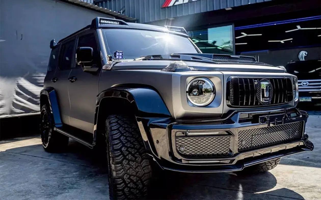 Друзья , Тюнинг-ателье Shana E-Sport создало копию Mercedes-AMG G63 от немецких тюнеров из Brabus.