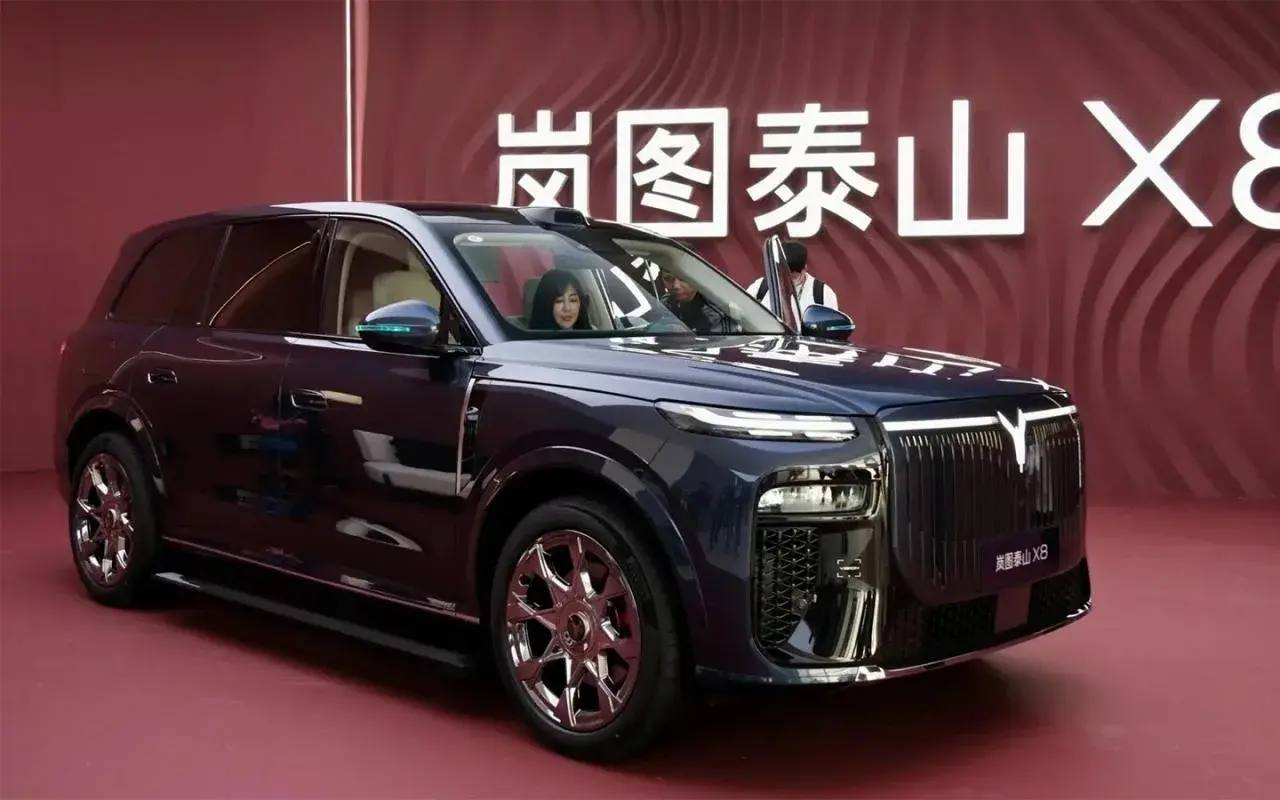 Друзья, новинка Voyah собрала 15 тыс. заказов за 53 минуты. Обзор Taishan X8.