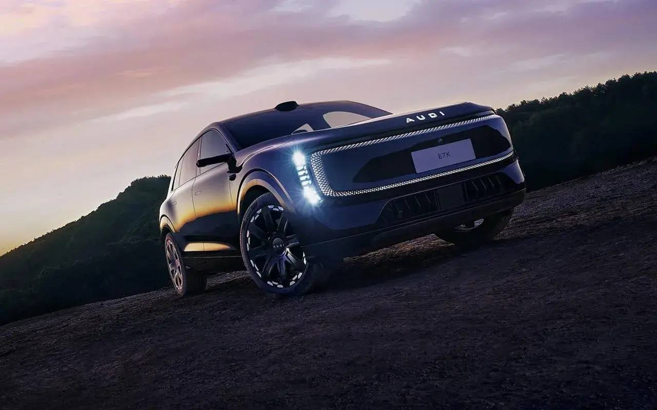 Друзья, в Китае начались продажи нового электрического кроссовера AUDI E7X.