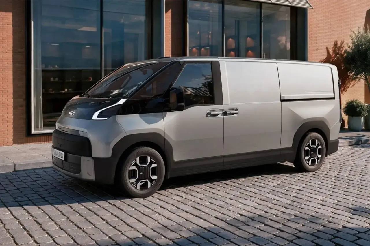 Друзья, южнокорейский автопроизводитель Kia представил электрофургон PV7. На рынок он выйдет не раньше второй половины 2027 года.