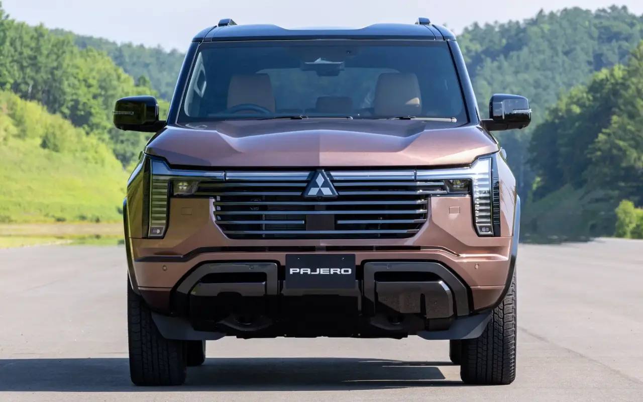 Друзья, Mitsubishi Motors (MMC) 2 сентября провела мировую премьеру нового внедорожника под возрожденным именем Pajero.